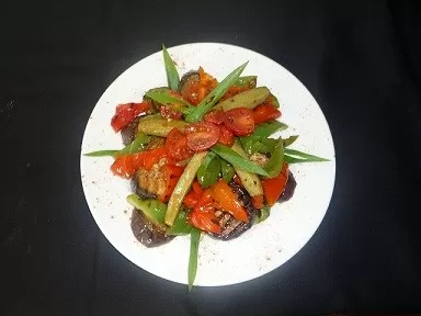 теплый овощной салат