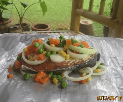 стейк из семги с овощами