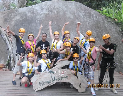 быть моложе