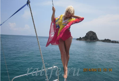 uha-iz-morskoy-ryibyi-i-zharenyie-popugaychiki