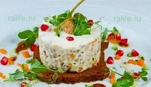 dieticheskiy-salat-na-novyiy-god-dlya-hudeyushhih