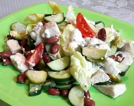 Салат с куриной грудкой